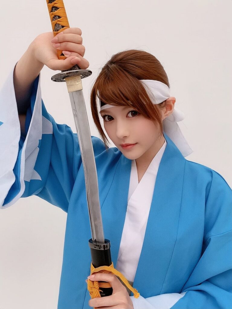 aizawa-minami-as-swordsmaizawa-minami-as-swordsman-2an-2